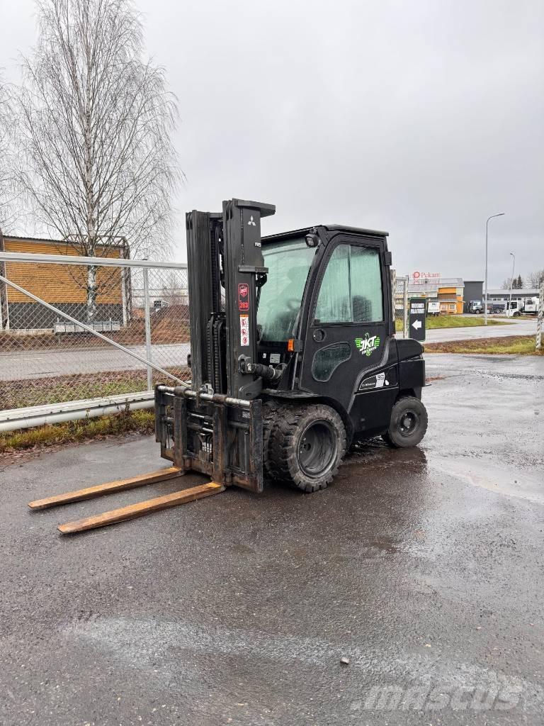 Mitsubishi FD 35 N3 Diesel Trucker