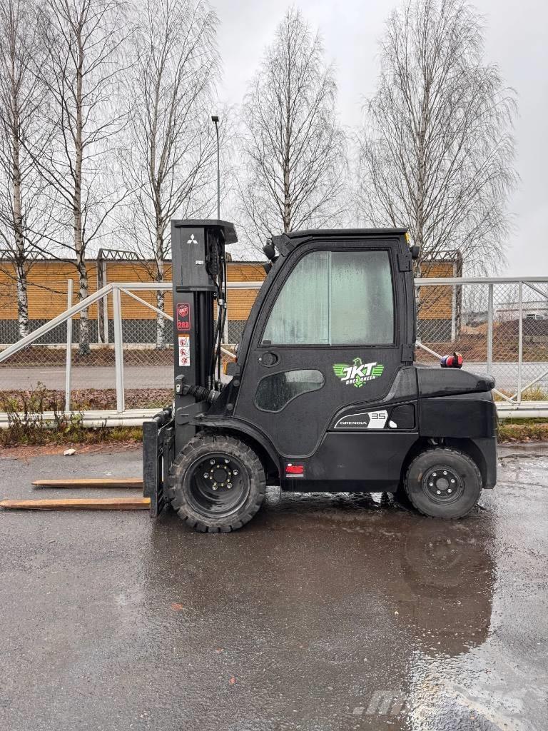 Mitsubishi FD 35 N3 Diesel Trucker