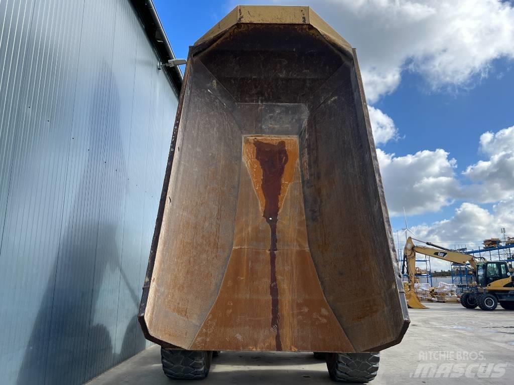 CAT 735B Rammestyrte Dumpere