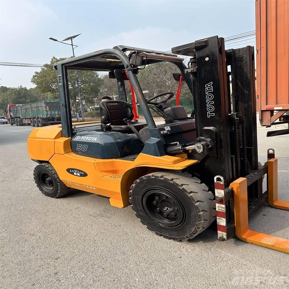 Toyota 02-7FDA50 Diesel Trucker
