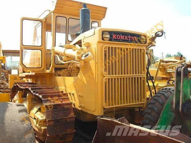 Komatsu d155a-1 Dozere Beltegående