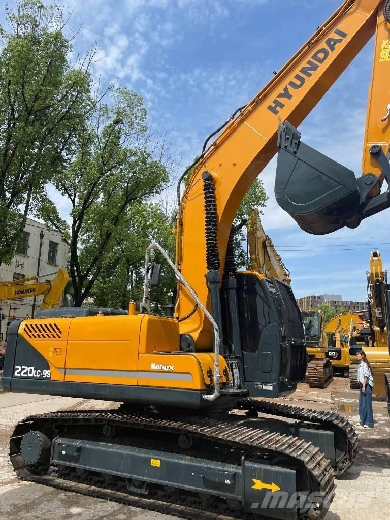 Hyundai 220LC-9S Beltegraver