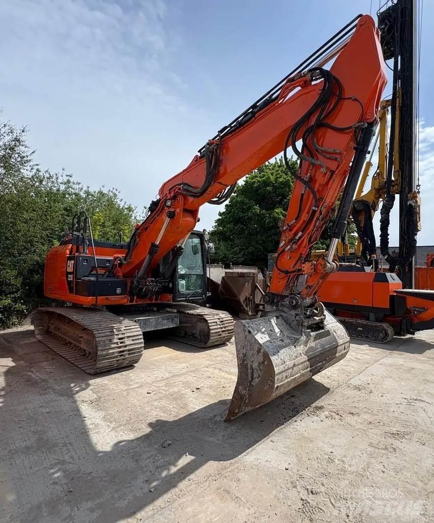 CAT 323E Beltegraver