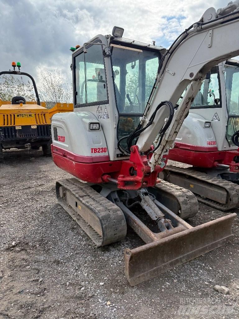 Takeuchi TB 230 Minigravere <7t