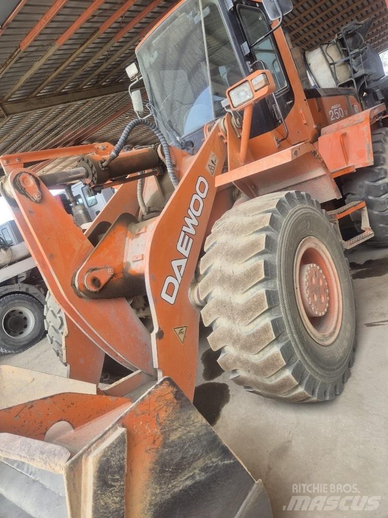 Daewoo Mega 250 Hjullastere