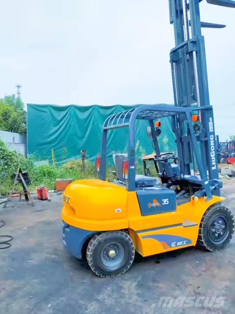 LiuGong CPC 35 Diesel Trucker