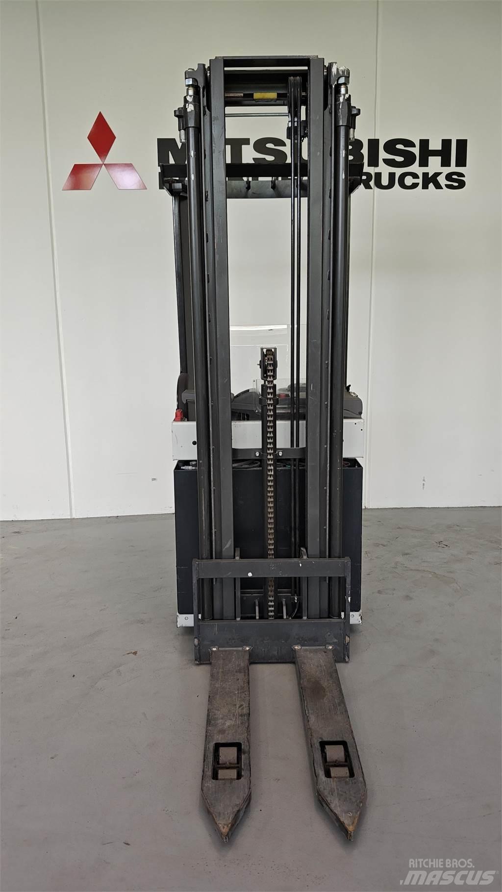 Atlet 160SDTFV Lavtløftende truck med platform