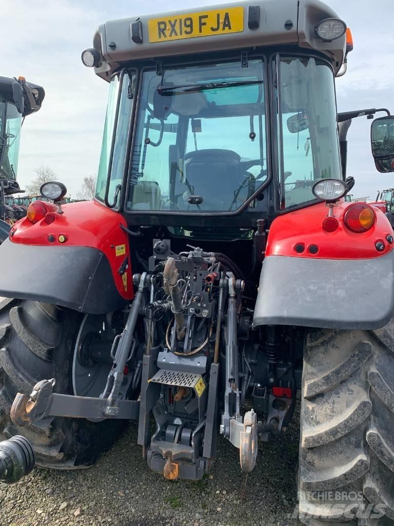 Massey Ferguson 5712 Traktorer