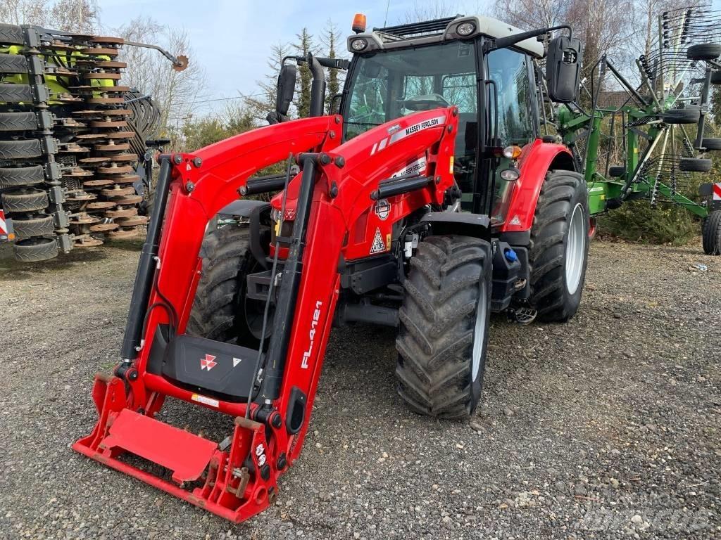 Massey Ferguson 5712 Traktorer