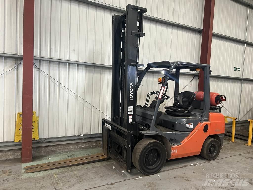 Toyota 02-8FGJF35 Propan trucker