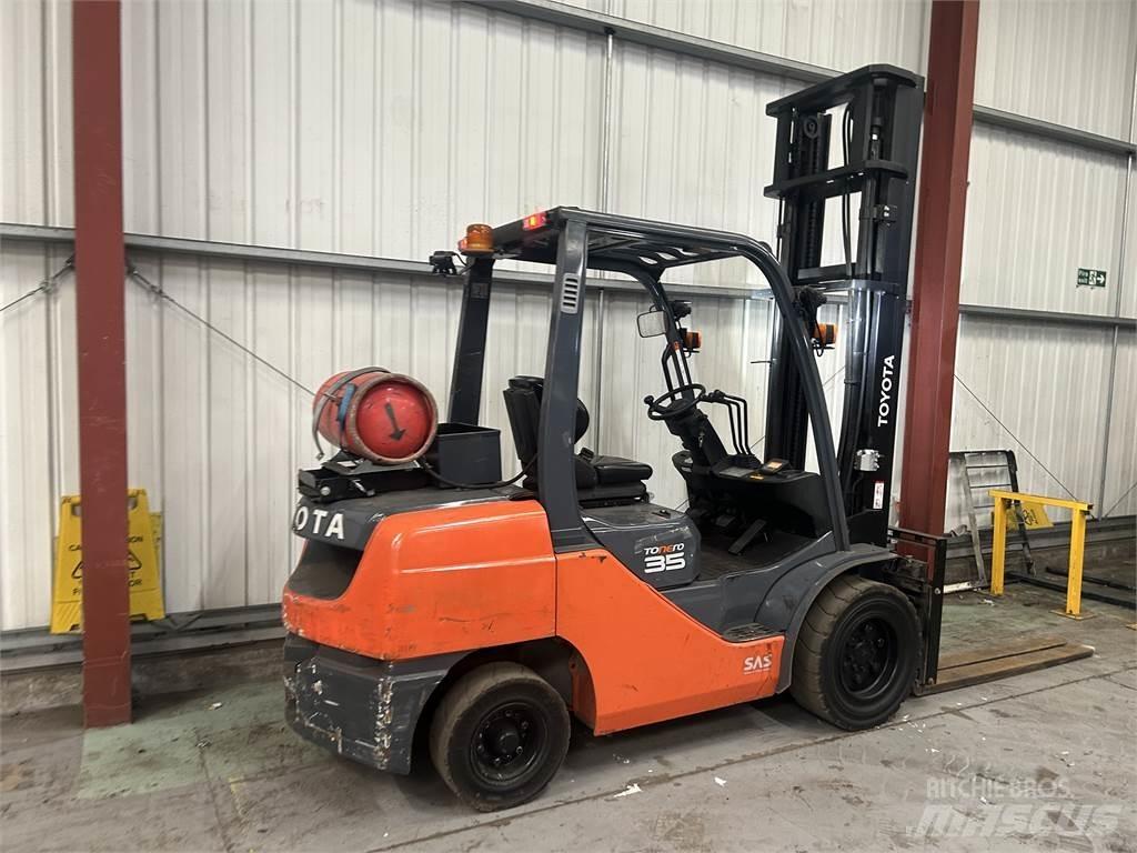 Toyota 02-8FGJF35 Propan trucker