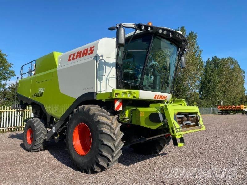 CLAAS LEXION 750 Skurtreskere