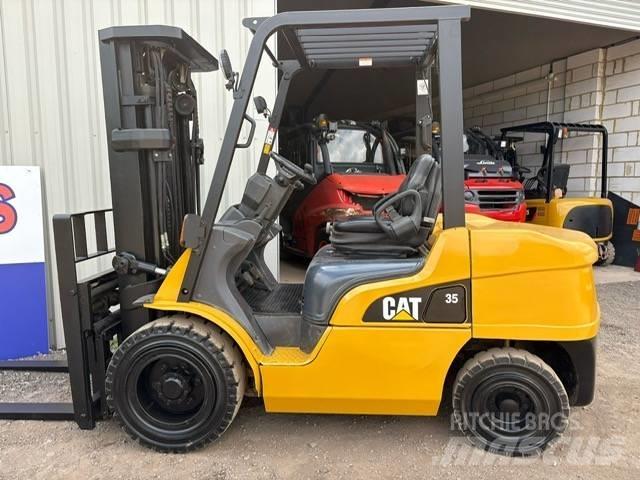 CAT DP 35 N Diesel Trucker