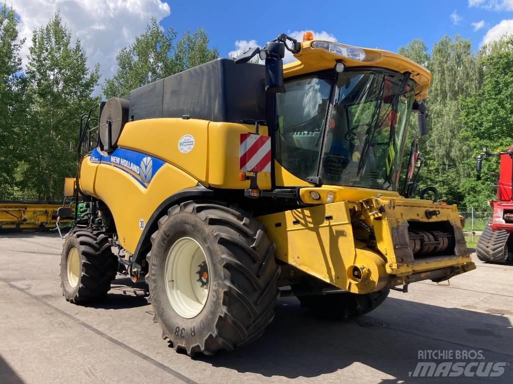 New Holland CR 9090 Skurtreskere