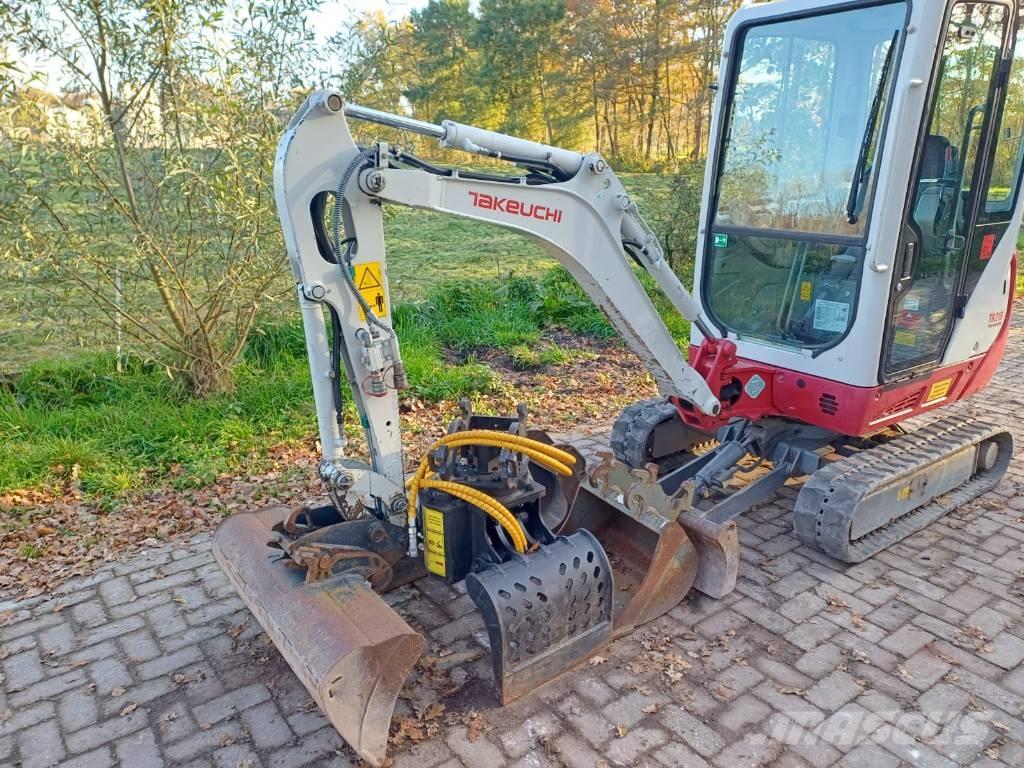 Takeuchi TB 216 Minigravere <7t