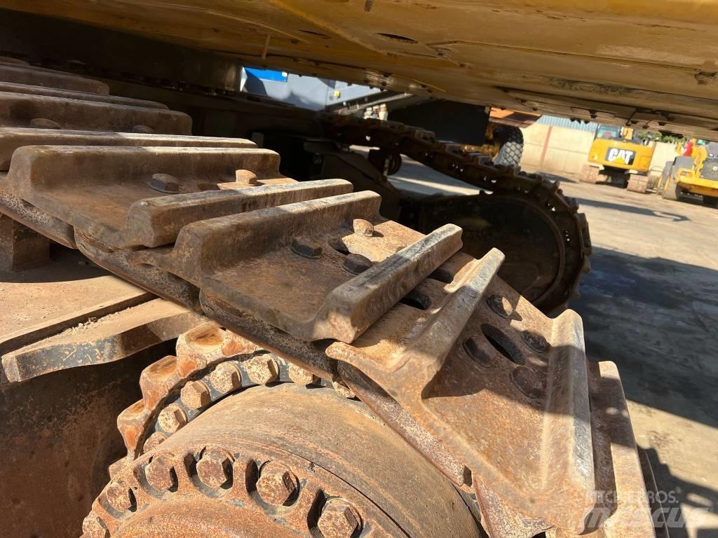 CAT 390 D Beltegraver