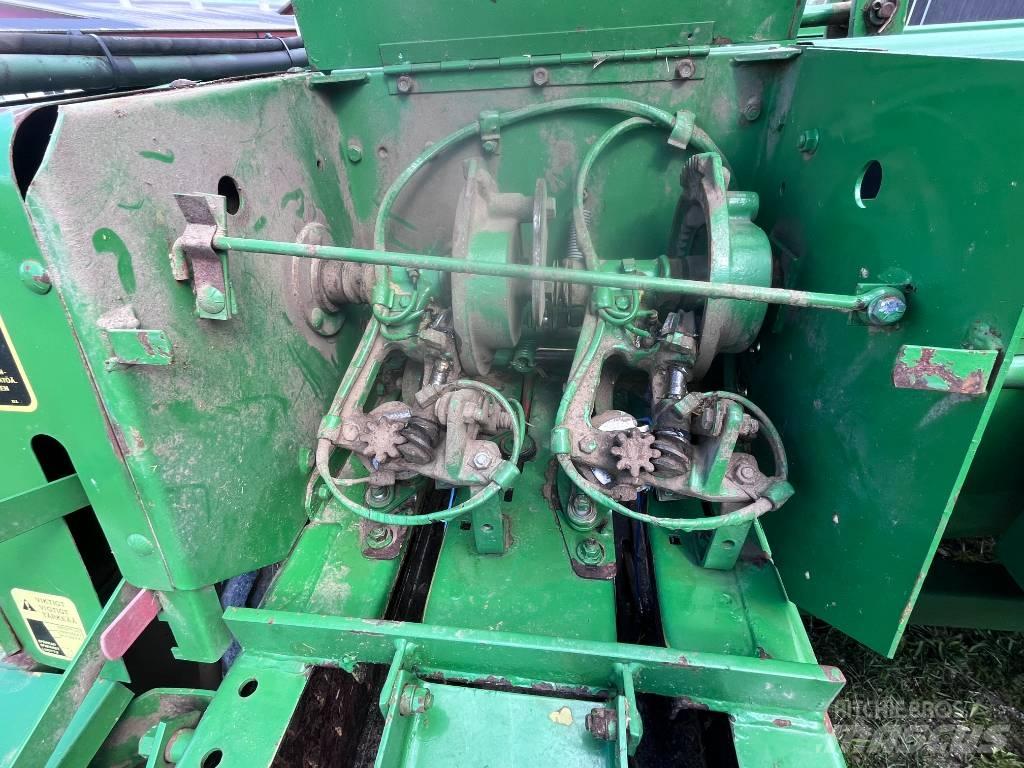 John Deere 359 Firkantpresser