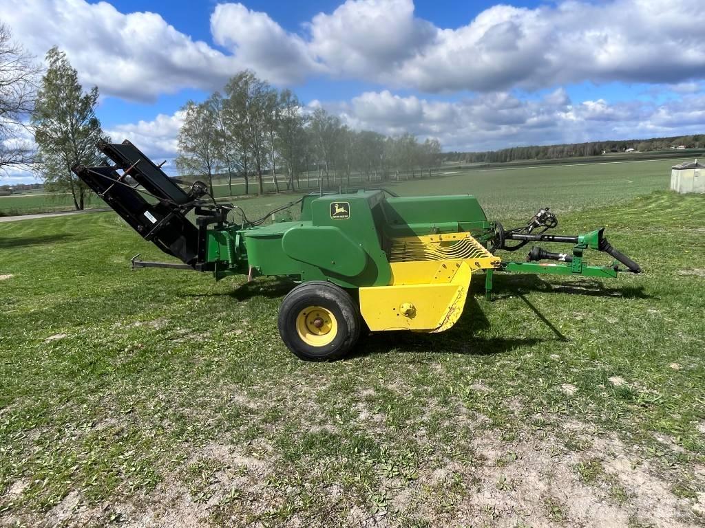 John Deere 359 Firkantpresser
