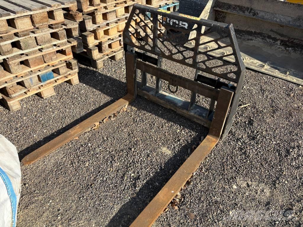 JCB 250 T4 Minilastere