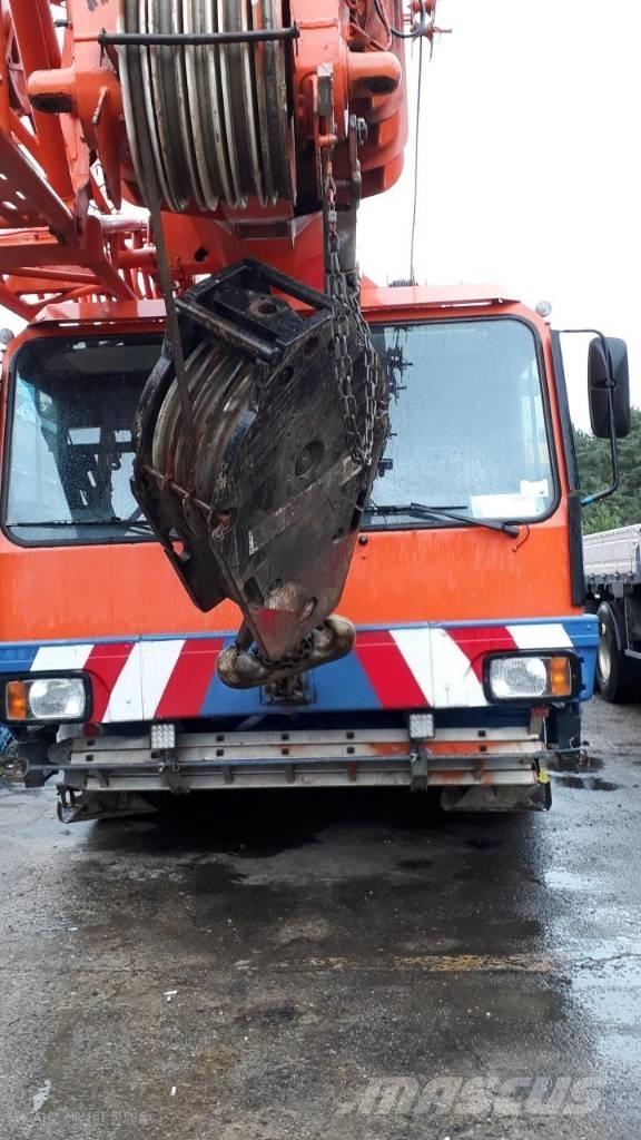 Liebherr LTM 1090-2 Allterreng kraner