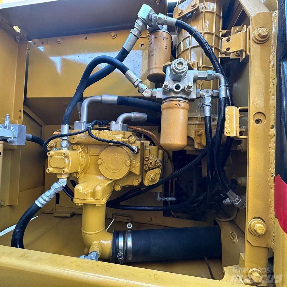 CAT 323 D L Beltegraver