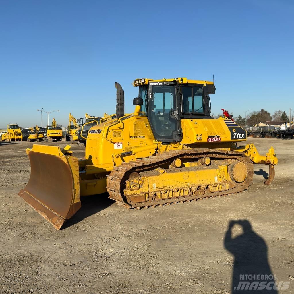 Komatsu D71EX-24 Dozere Beltegående