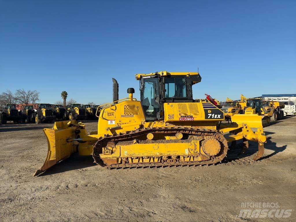 Komatsu D71EX-24 Dozere Beltegående