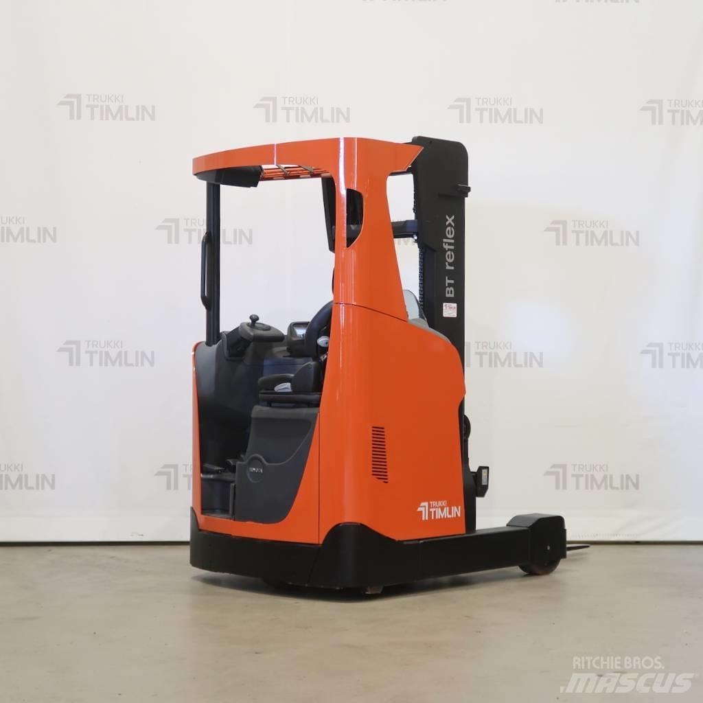 Toyota RRE140H Skyvemasttruck