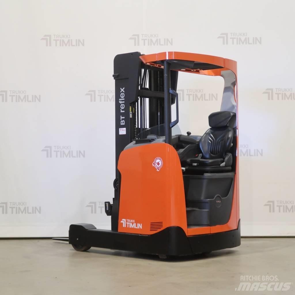 Toyota RRE140H Skyvemasttruck