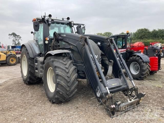 Valtra T214 Versu Traktorer