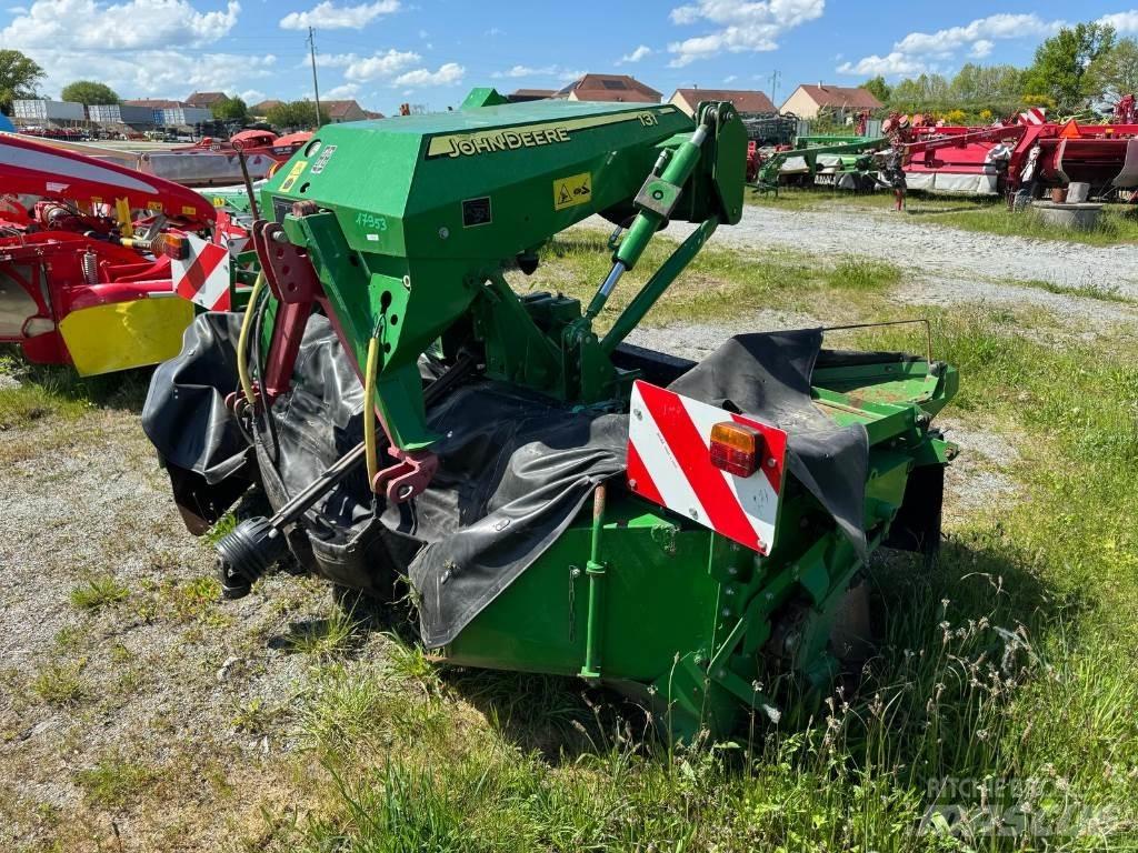 John Deere 131 Faste og slepe klippere