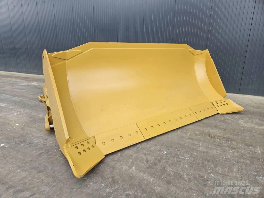 CAT D8R Kniver