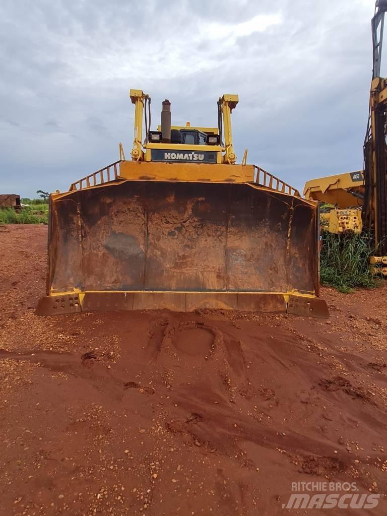 Komatsu D 375 A Dozere Beltegående