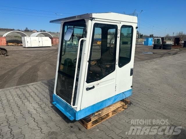 Fuchs MHL 330 Førerhus og Interiør
