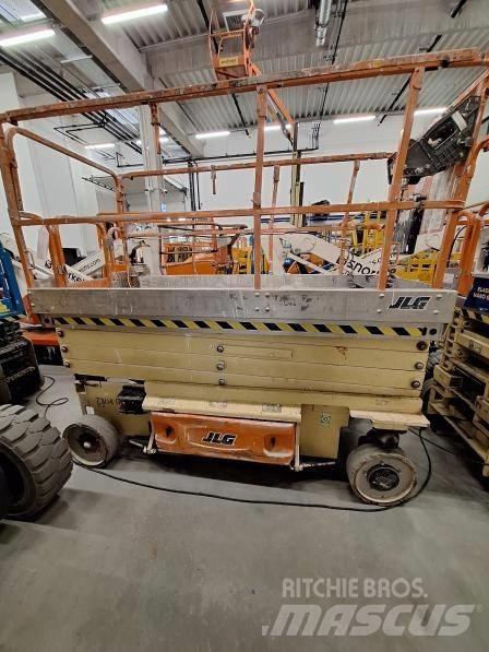JLG 3246 ES Sakselifter