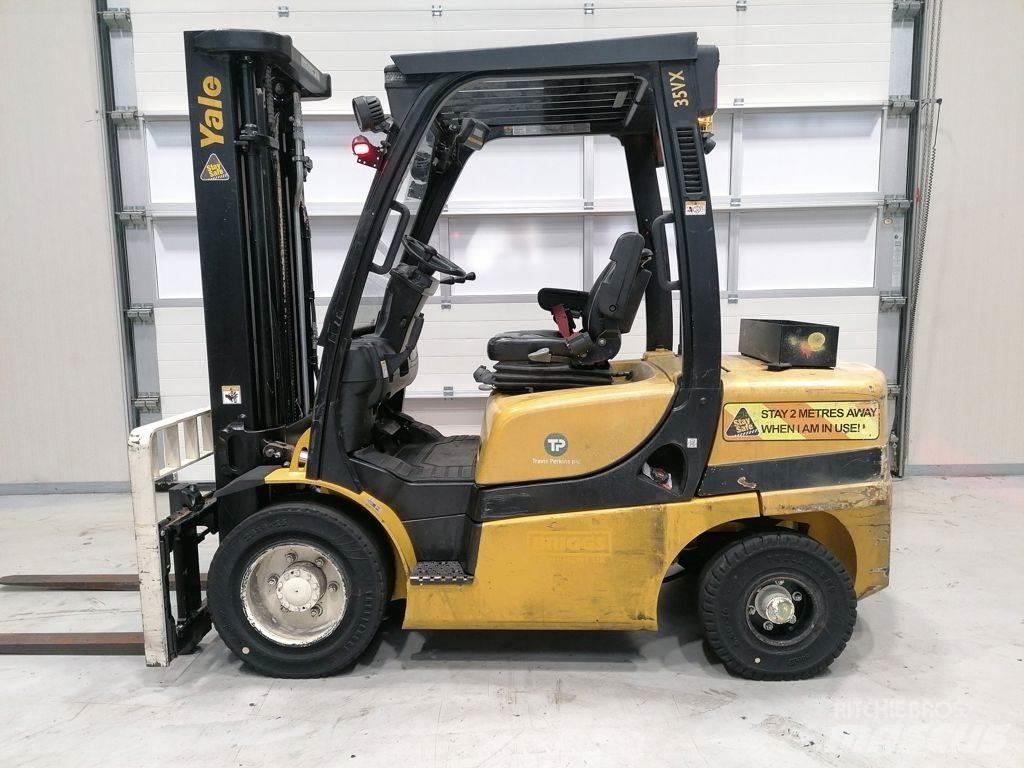 Yale GDP35VX Diesel Trucker