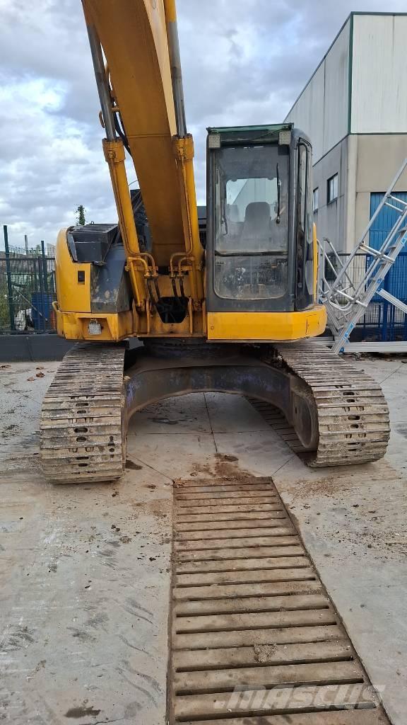 Komatsu PC 228 Beltegraver