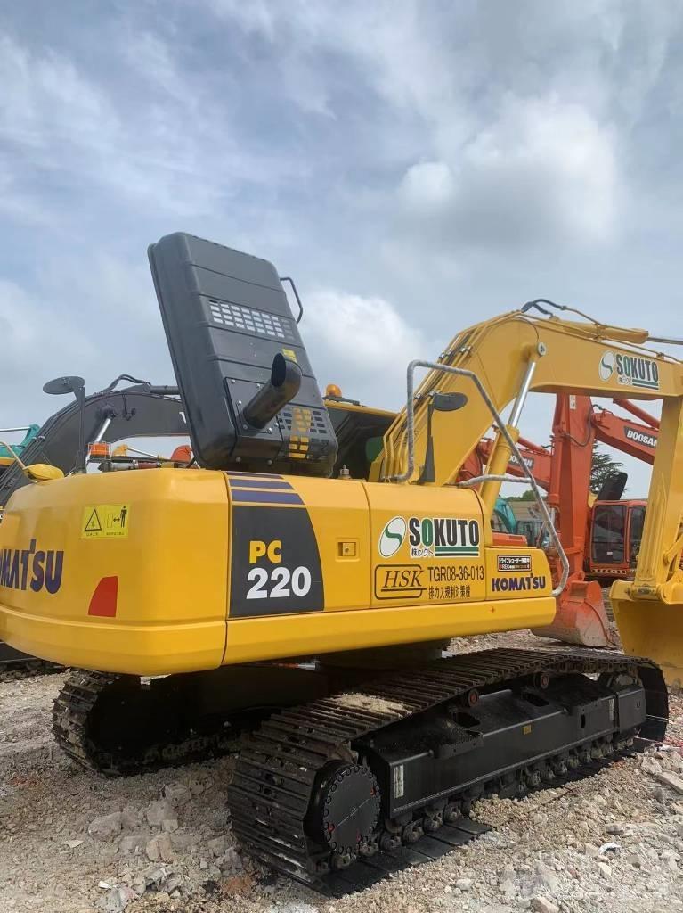 Komatsu PC 220-8 Beltegraver
