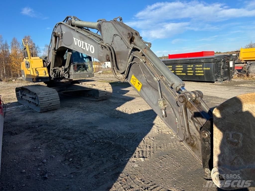 Volvo EC 220 DL Beltegraver