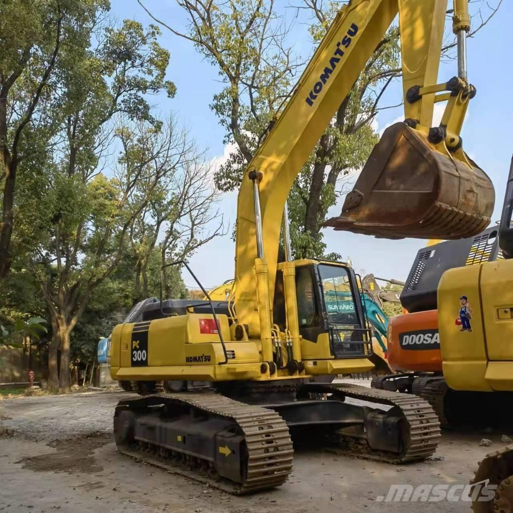 Komatsu PC 300 Beltegraver