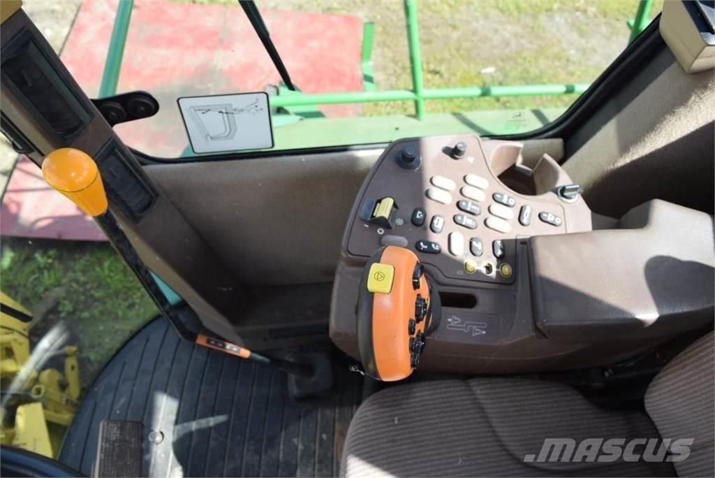 John Deere 7400 Selvdrevne fôrhøstere