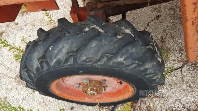  Pneus 7.50-16 Dekk, hjul og felger