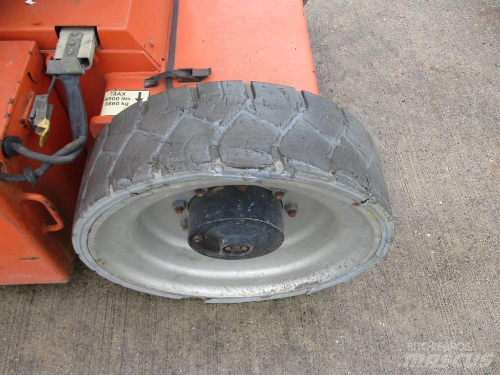 JLG E 300 AJP (718) Selvgående bomlifter