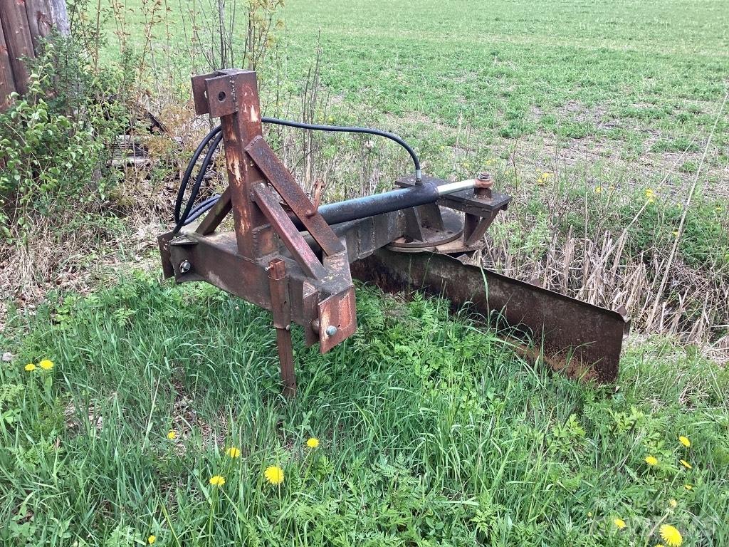  Perälevy omavalmiste Veiskraper