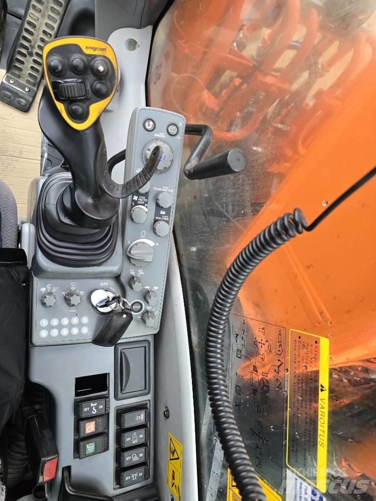 Hitachi ZX 220W-5 Hjulgravere