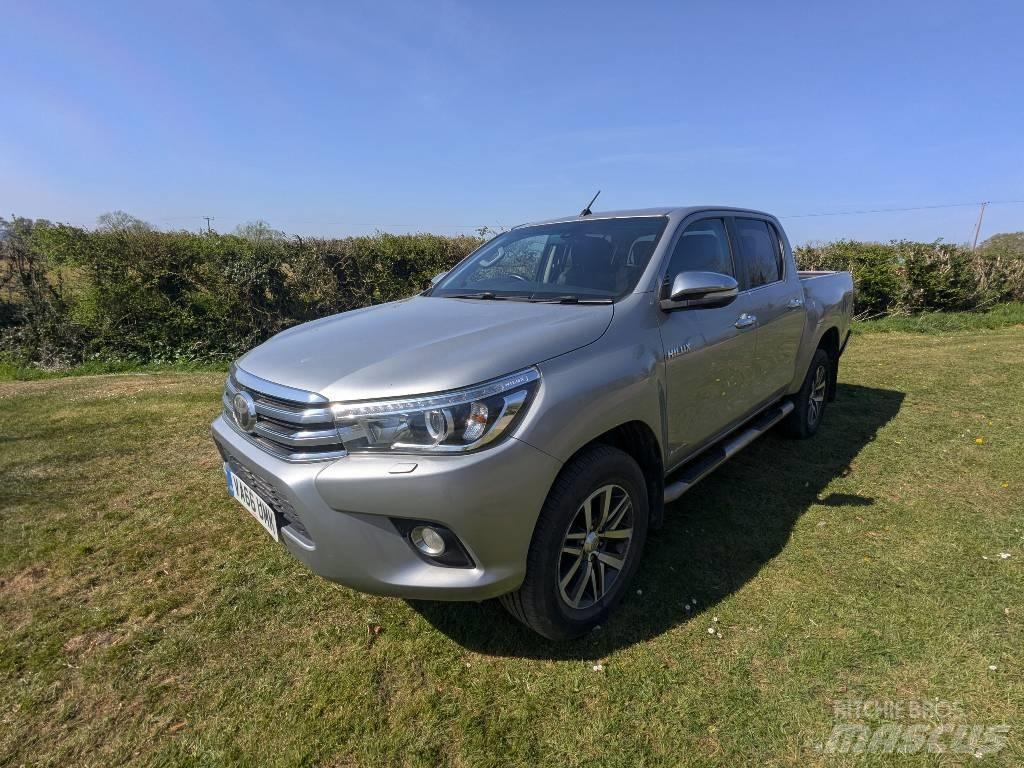 Toyota Hilux Pickup/planbiler