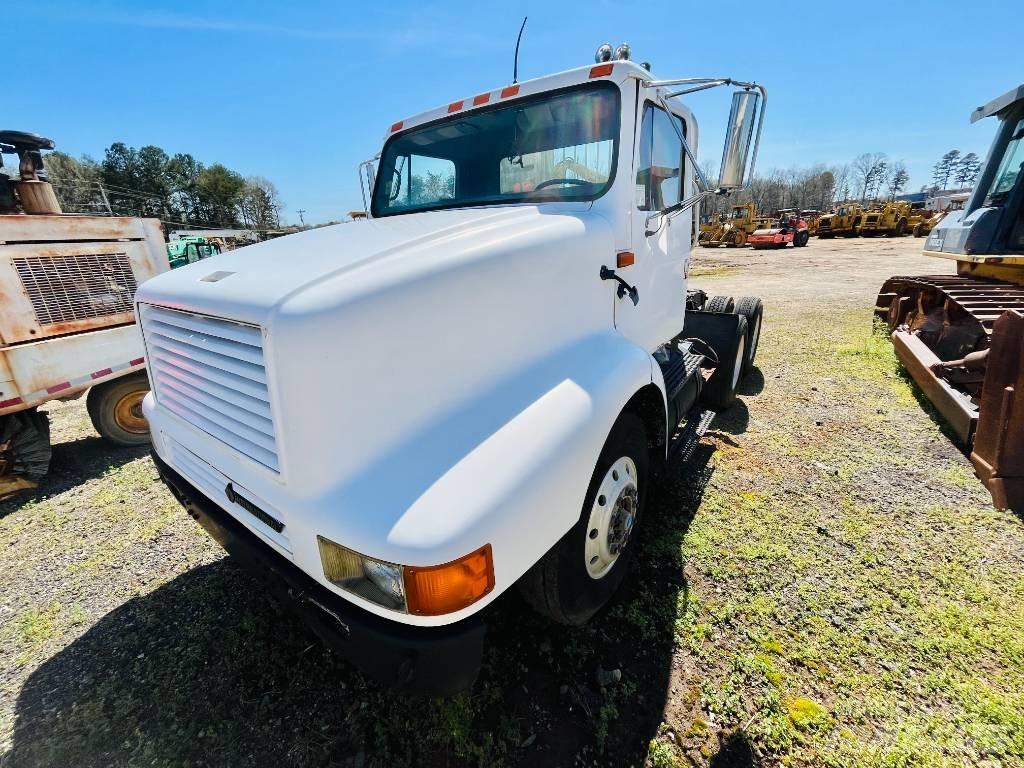 International 8200 Trekkvogner