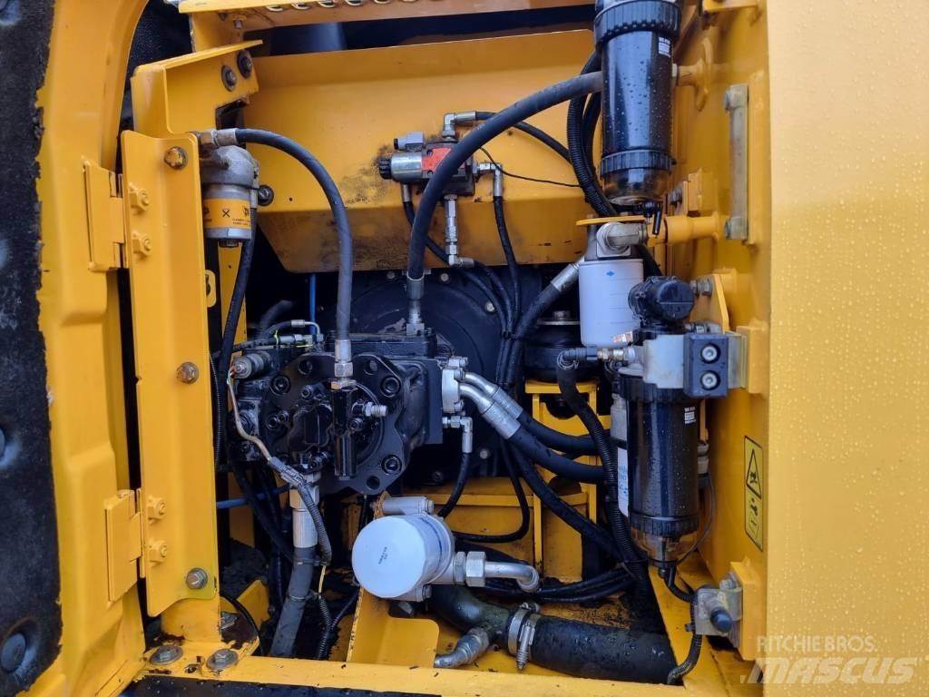 JCB JS 130 LC Beltegraver
