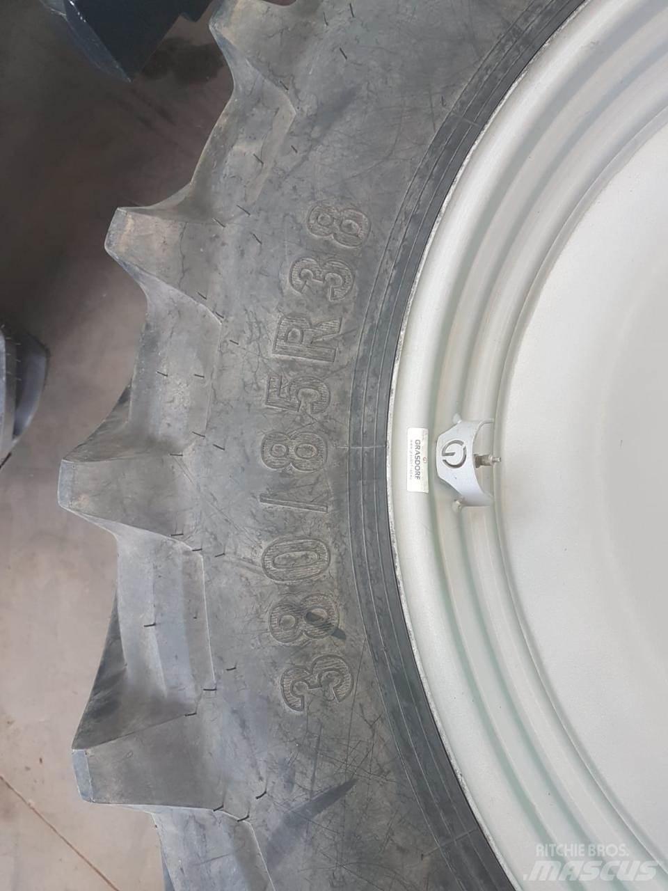 Petlas 380/85R38 Dekk, hjul og felger