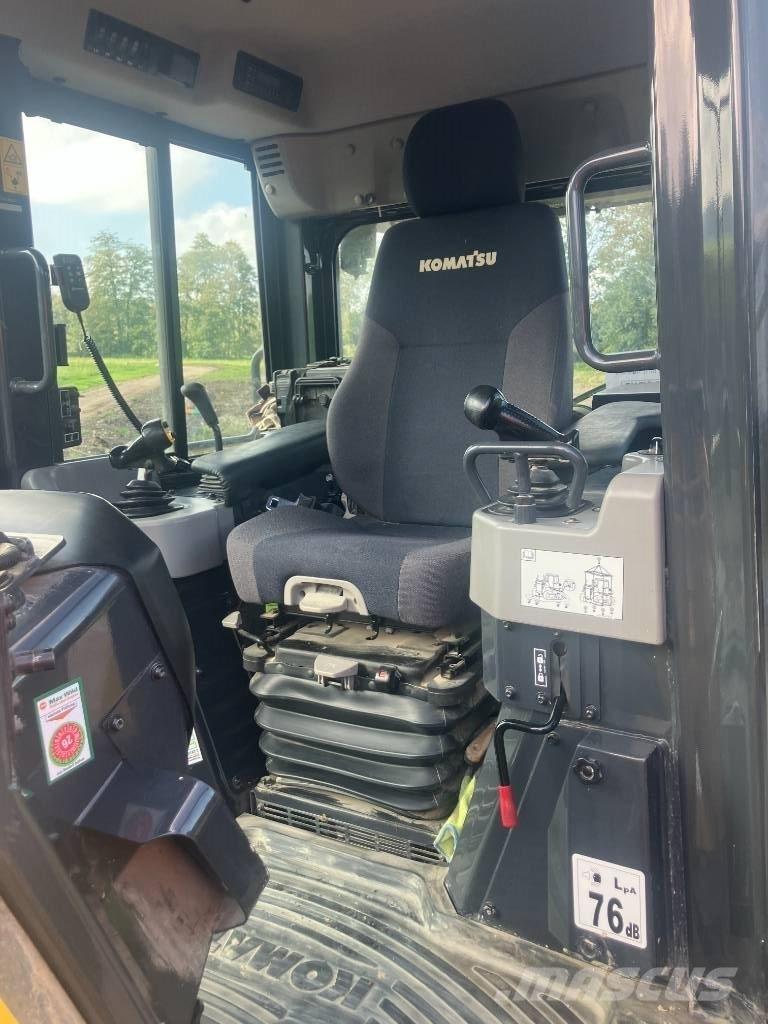 Komatsu D51PXi - 24 Dozere Beltegående